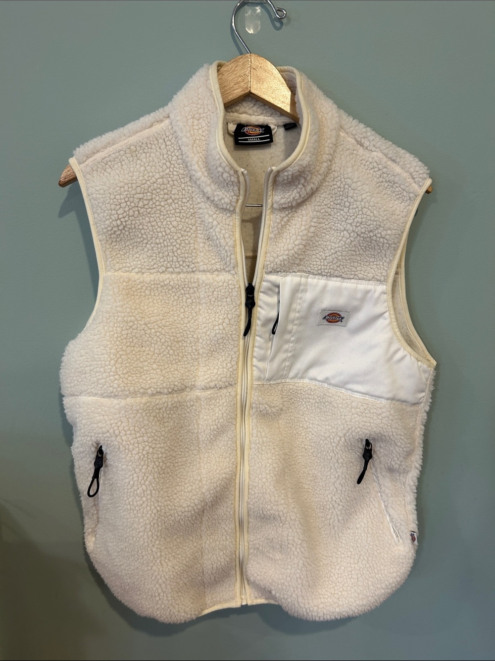 Dickies Cream Sherpa Fleece Vest, Size Small - gorpcore - outdoor adventure